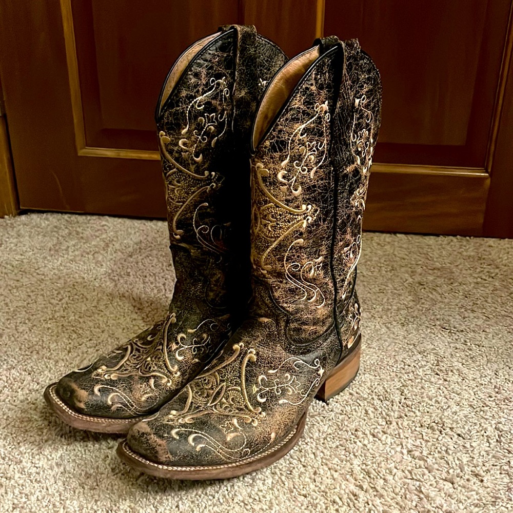 Circle G by Corral Women’s Vintage Square Toe Cowboy Boots